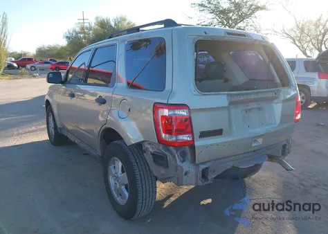 2012 Ford Escape Xls z USA, uszkodzony, nr VIN 1FMCU0C70CKC18874